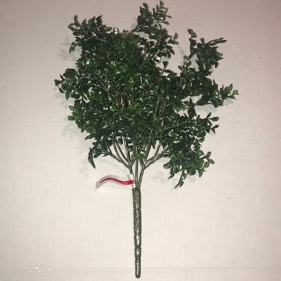 Ashland Christmas Artificial Boxwood Green Bush - Picture 6 of 7